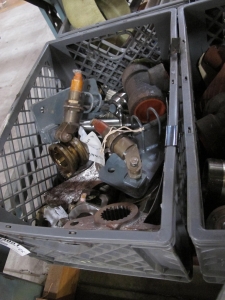 LOT TO INCLUDE: (11 MILK CRATES) MISC. CAP PIPES, FITTINGS, T-PIPES, SS RINGS, STL PARTS, ETC. LOADING & HANDLING FEE $15-4613